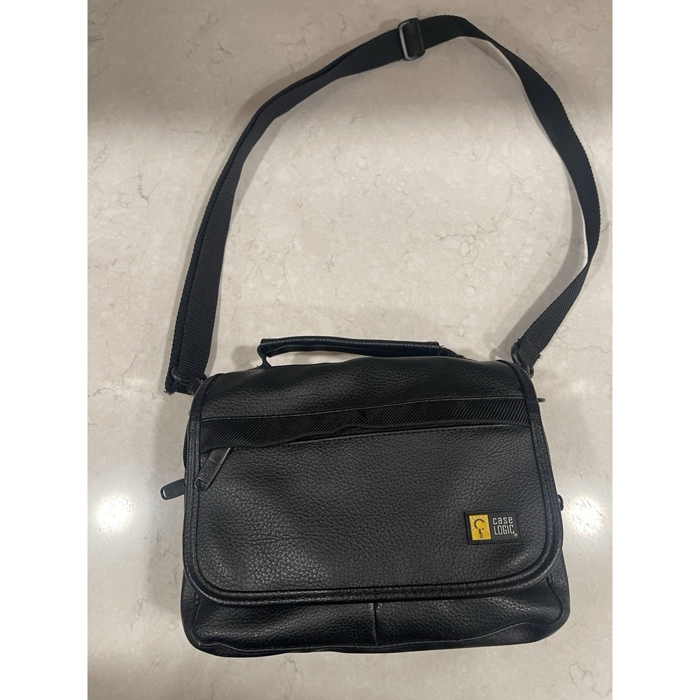 Case Logic Padded Camera Bag with Shoulder Strap Excellent Condition